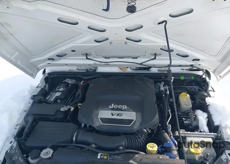 2017 Jeep Wrangler Unlimited Sahara 4X4 из США, поврежденный, VIN 1C4BJWEG2HL573118